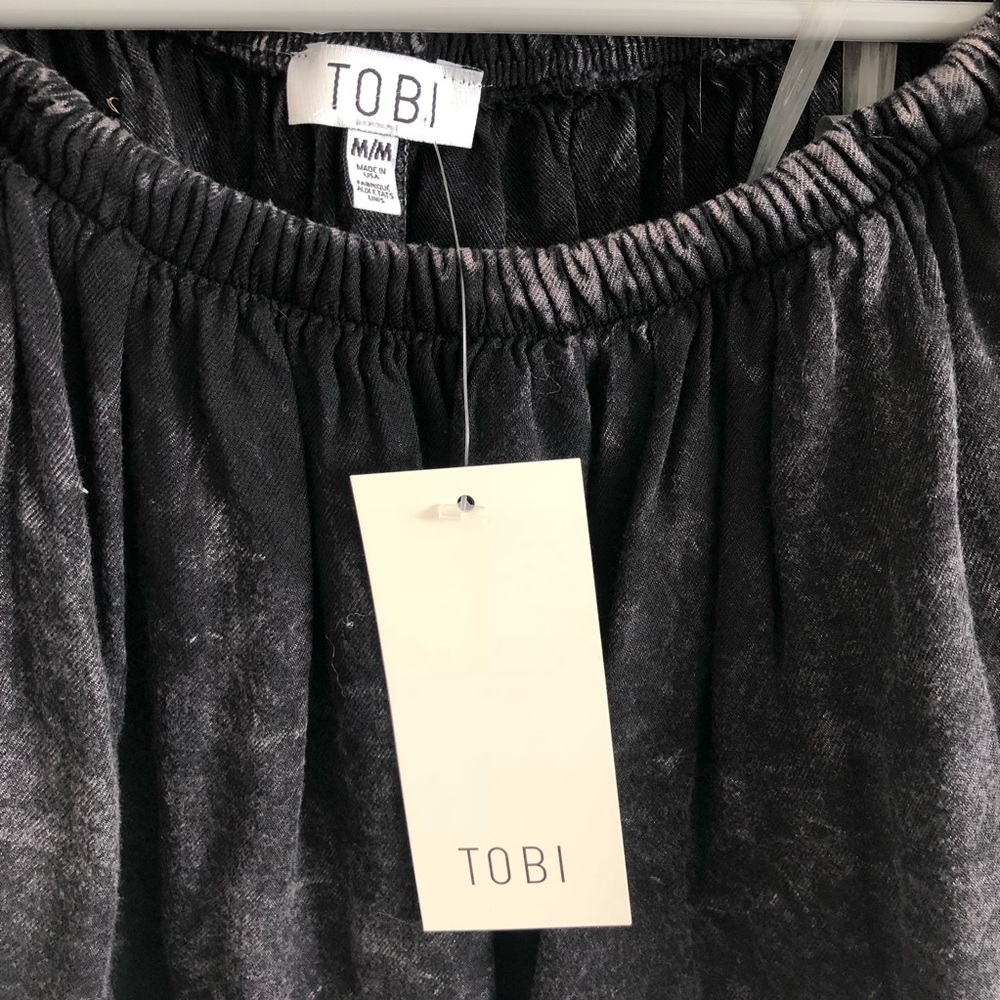 Tobi Off the Shoulder Crop-top - Picture 3 of 3